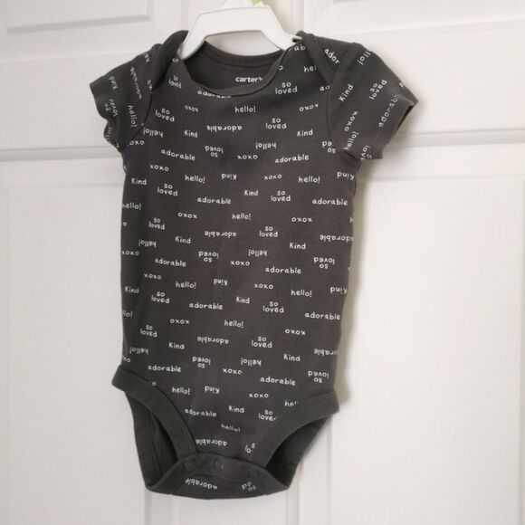 5/$10 Carter's short sleeve onesie size 6m - Picture 1 of 4